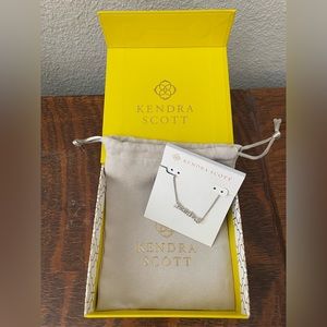 Kendra Scott ‘mama’ script necklace